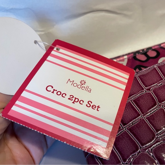 Modella’s 2pc Croc Set - Picture 3 of 16